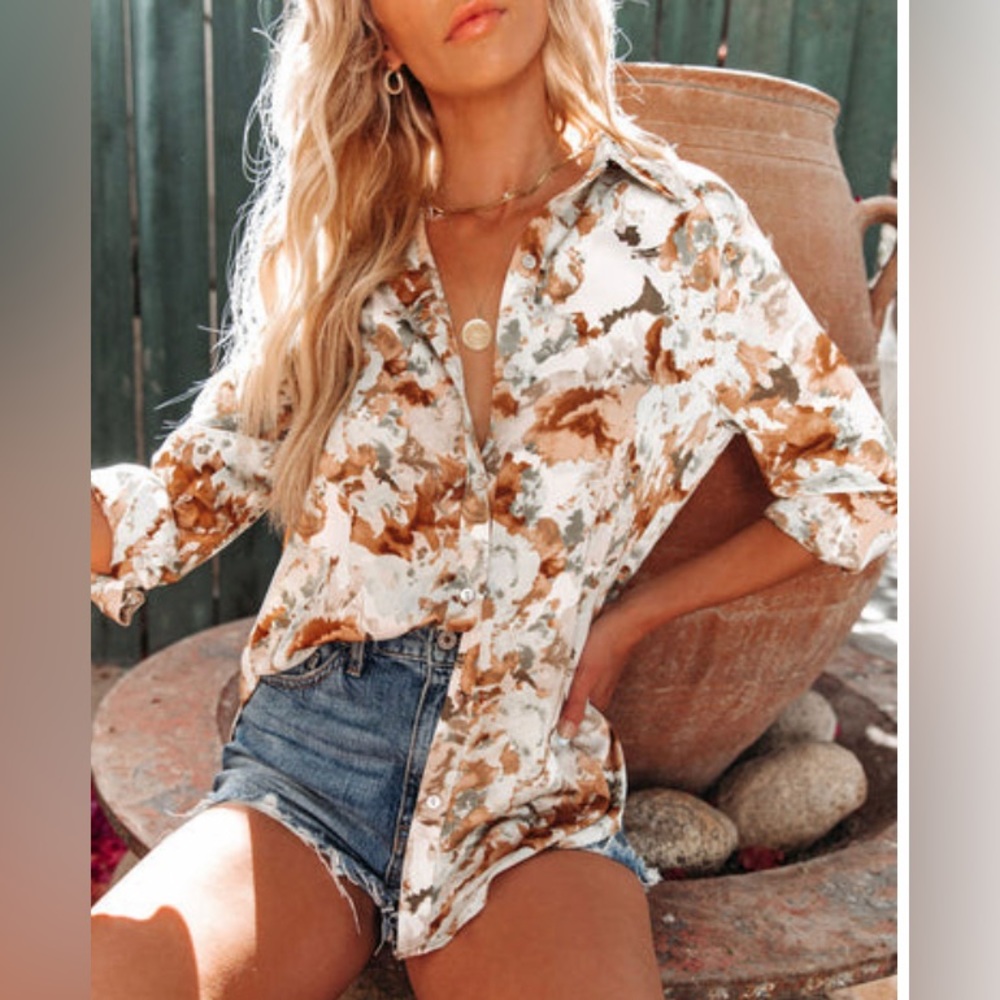 VICI - Haynes Satin Floral Button Down Blouse NWOT